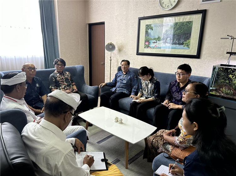會談現(xiàn)場。巴陵康孔子學院供圖