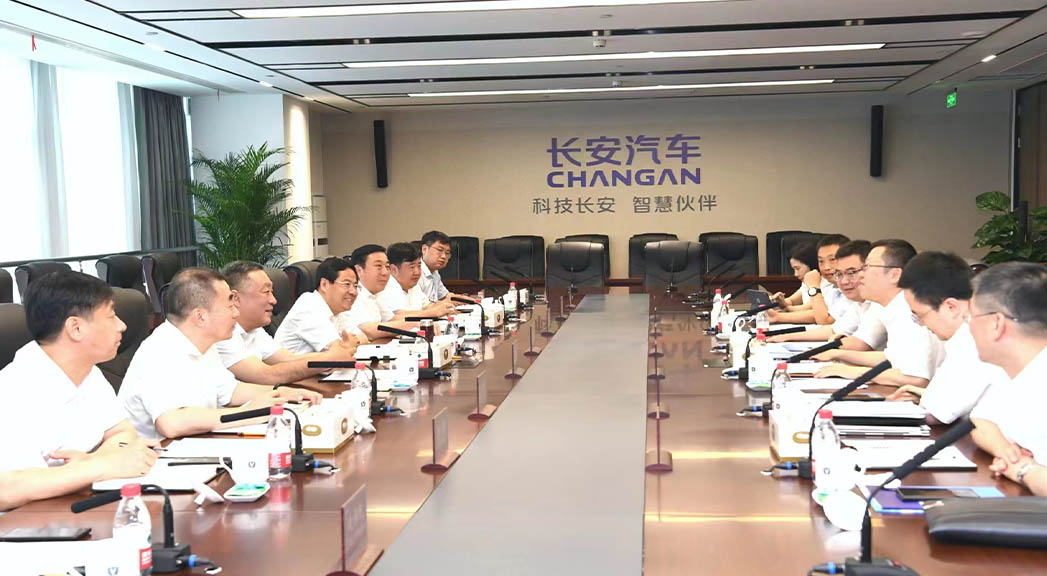 張濤帶隊(duì)赴重慶對(duì)接洽談項(xiàng)目。 白永民攝