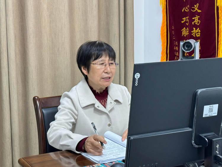 改革沃土綻放法治之花——“全國(guó)網(wǎng)絡(luò)普法行安徽站”活動(dòng)采訪(fǎng)團(tuán)走進(jìn)小崗村