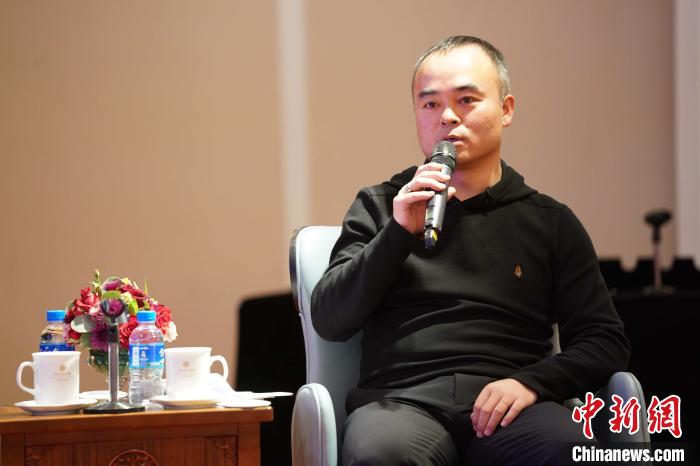 圖為<a target='_blank' >中新社</a>青海分社社長胡鐘藝就加強瀾湄流域新聞報道發(fā)表觀點。　蘇丹 攝