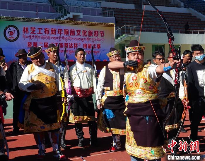 圖為響箭比賽現(xiàn)場?！∪轿木?攝