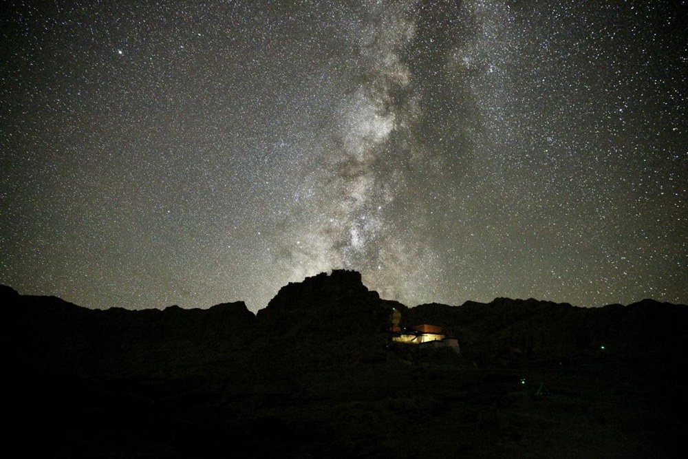 阿里暗夜星空。旦真次旦攝