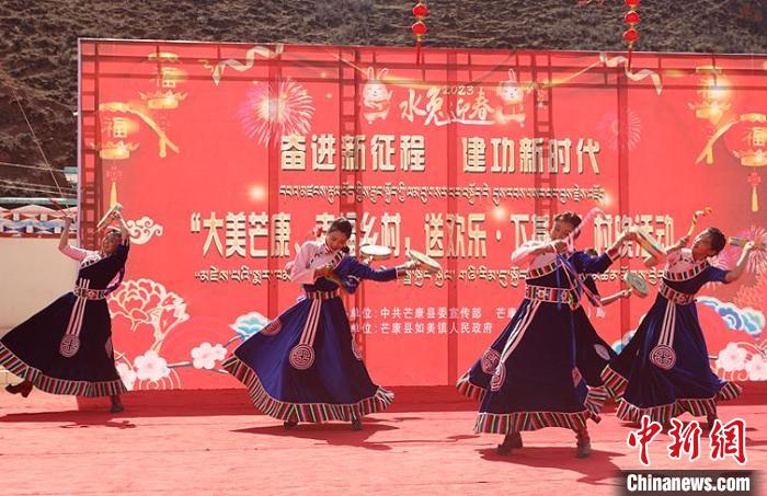 舞蹈《吉祥熱巴》?！∶⒖悼h委宣傳部供圖