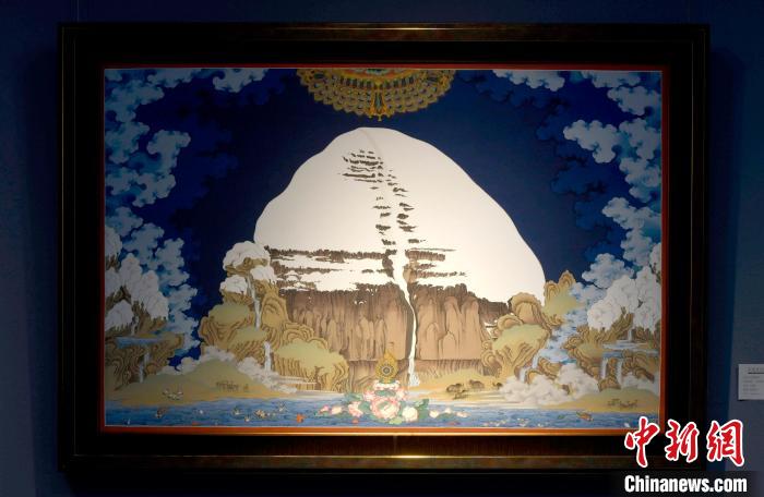 圖為5月16日，展覽中新創(chuàng)唐卡作品《岡底斯山》?！±盍?攝